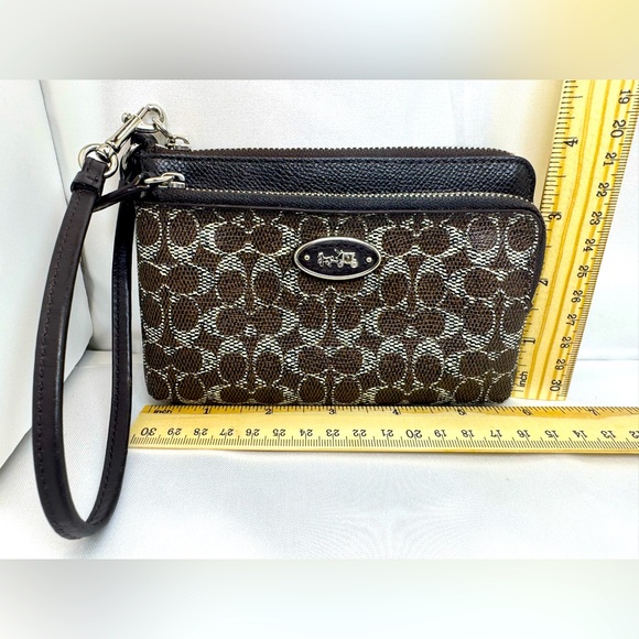 Coach Double Zip Wristlet Signature Brown Black Cream F1420 52455 Logo Plaque - Picture 9 of 10